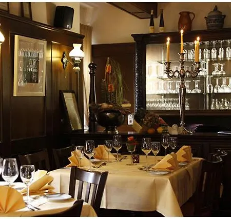 Otel Goldener Pfropfenzieher