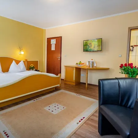 Goldener Pfropfenzieher Otel 3*
