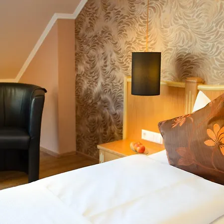 Goldener Pfropfenzieher Otel 3*