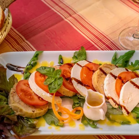 Goldener Pfropfenzieher Otel 3*