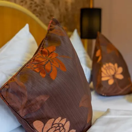 Goldener Pfropfenzieher Otel 3*