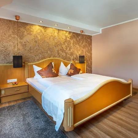 Goldener Pfropfenzieher Otel